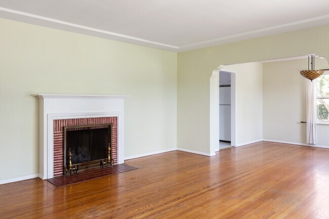 Building Photo - 6261 Agnes Ave