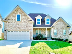 Building Photo - 214 Penelope Ln