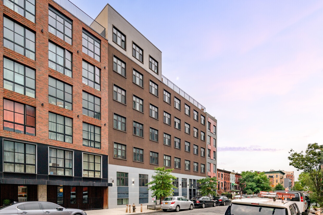 Building Photo - 818 Lexington