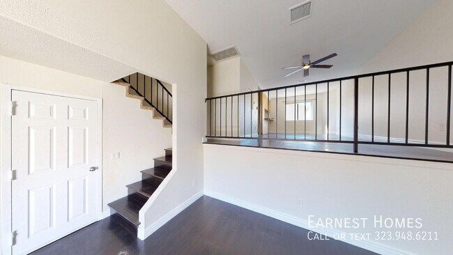 Foto del edificio - 14401 Plummer St