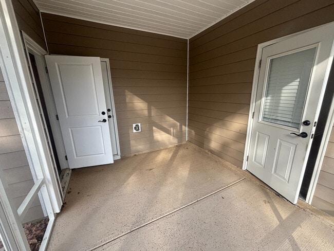 Foto del edificio - Room in House on Hedge Maple Dr