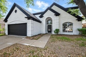 Building Photo - 6833 Lyndale Dr