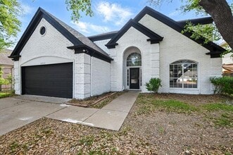 Building Photo - 6833 Lyndale Dr