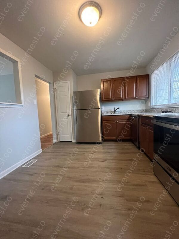 Building Photo - 2931 Oriental Dr