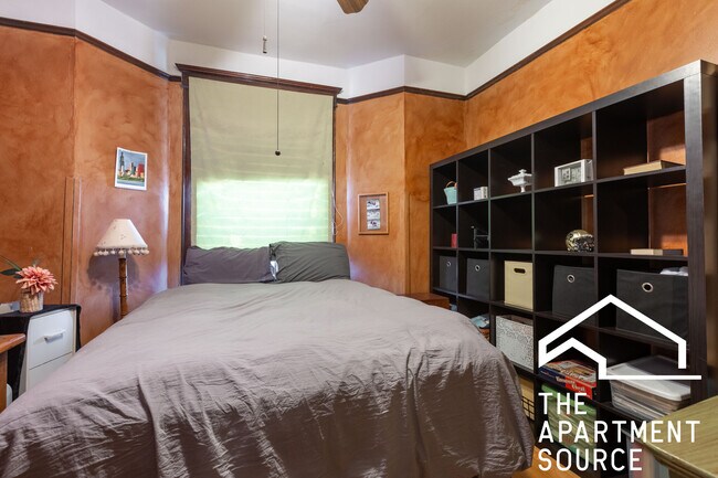 Photo - 825 W Diversey Pky Apartments