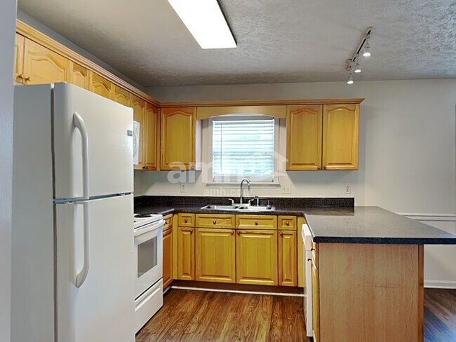 Foto del edificio - 643 Glenties Dr