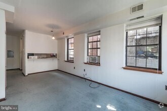 Building Photo - 830 South St