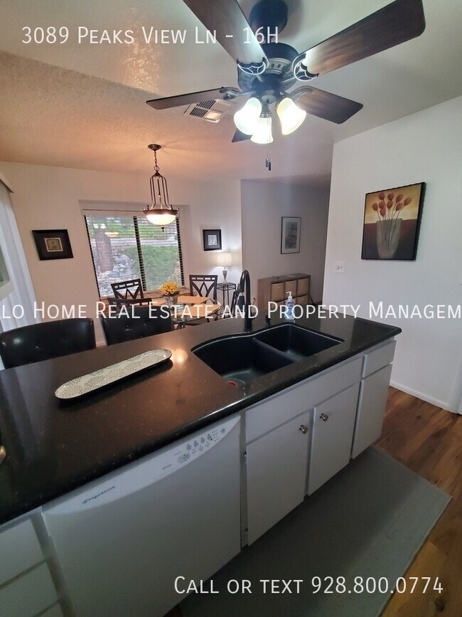 Foto del edificio - 3089 Peaks View Ln