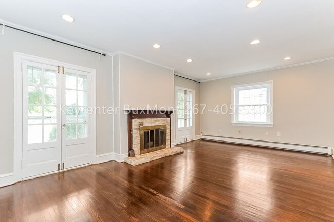 Building Photo - Spacious 3-bedroom, 1.5-bath single-family home in Elkins Park, with a flexible layout and classi...