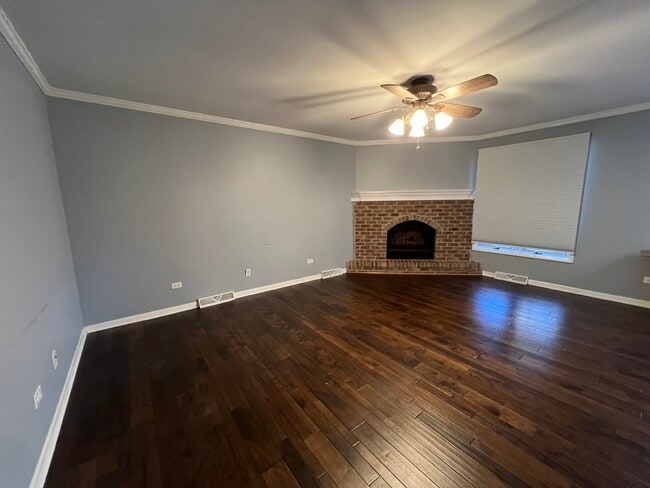 Building Photo - 619 Tanglewood Ln
