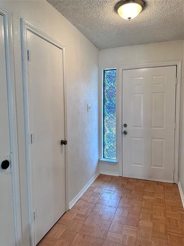 Foto del edificio - 7529 Clover Ln