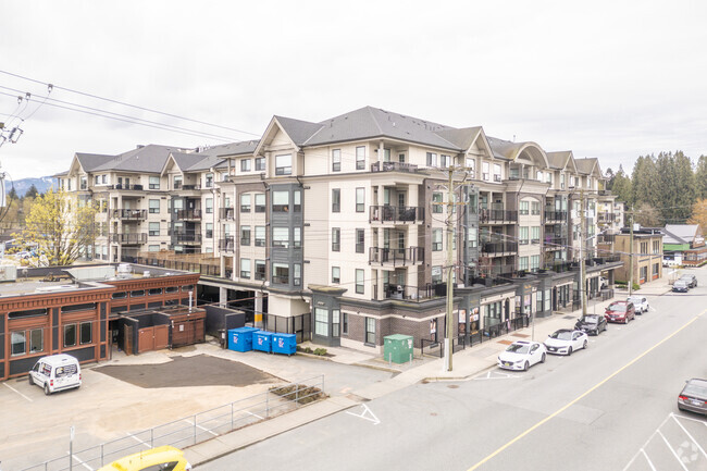 Building Photo - Upper Montrose