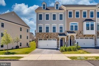 Building Photo - 837 Stonecliffe Rd