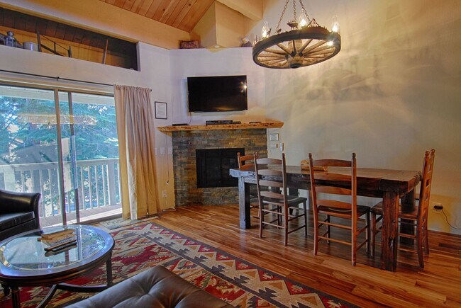 Building Photo - SKI LEASE: Kings Beach; Updated & Well App...