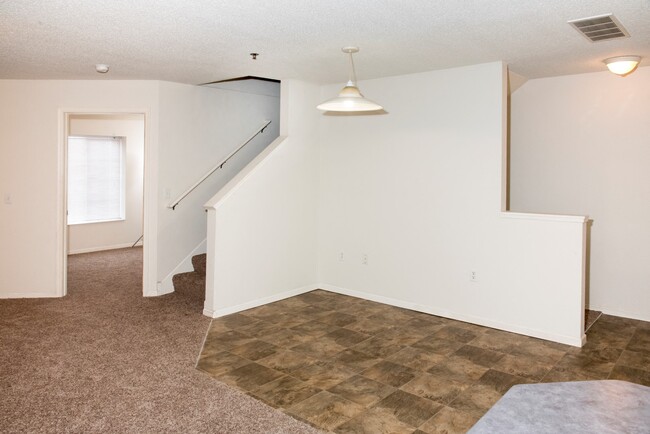 Building Photo - Wyngate Townhomes