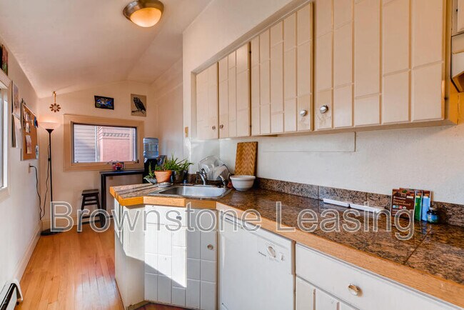 Foto del edificio - 1035 N Marion St