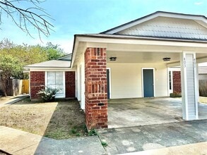Building Photo - 403 Country Aire Dr