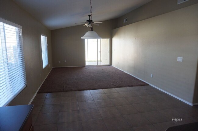 Foto del edificio - 1385 Graham Ln