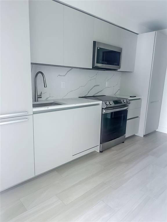 Foto del edificio - 733 Ocean Pkwy