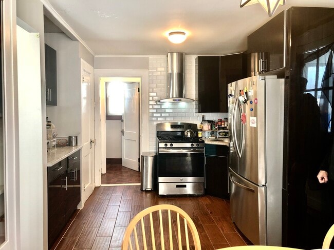 Building Photo - 33 Mechanic St