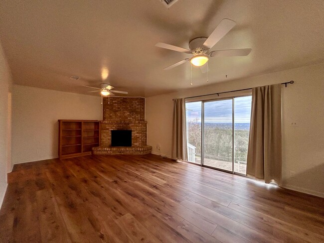 Building Photo - 4900 Beverly Skyline 78731 | 3 Bed 2 Bath ...