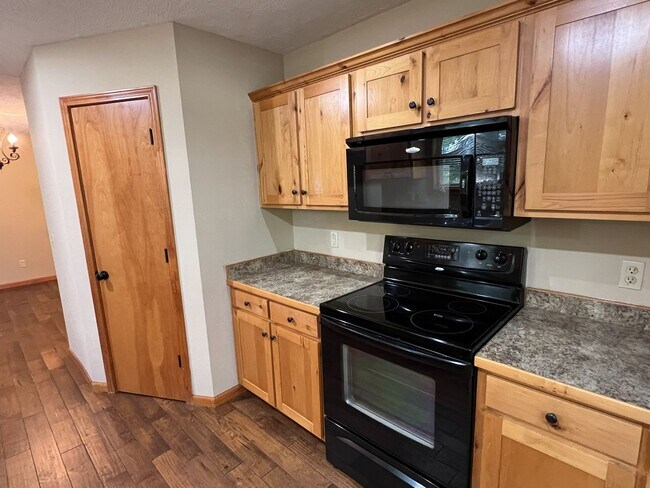 Foto del edificio - Southeast/Oak Grove Area!