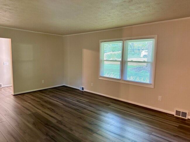 Building Photo - 1633 Gayle Dr