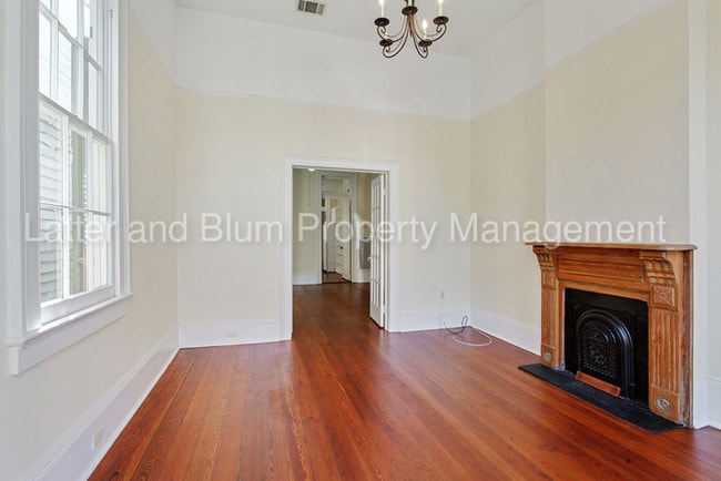 Foto del edificio - 1032 Bourbon St