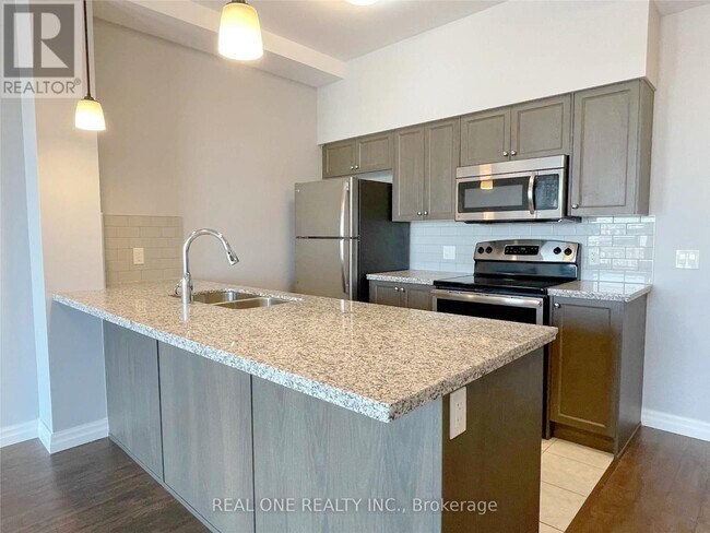 Building Photo - 112 King St E