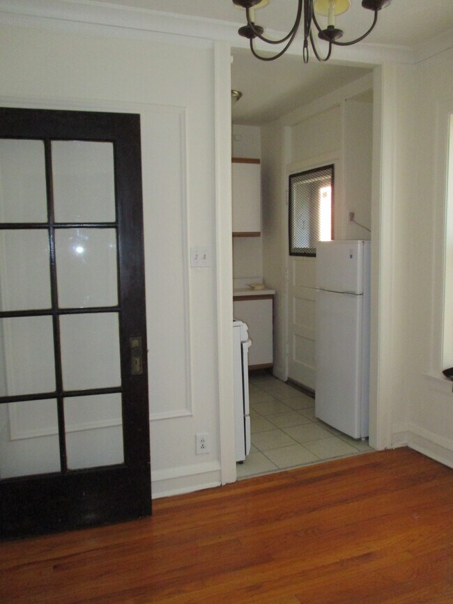 Foto del edificio - 921 W Oakdale Ave