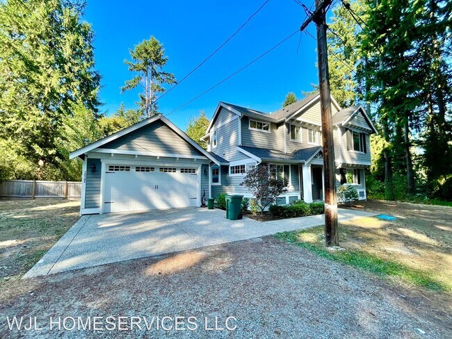 Foto del edificio - 5 br, 3 bath House - 12705 10th Ave NE