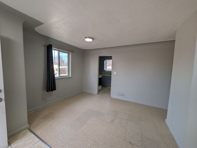 Building Photo - 1310 Moline St