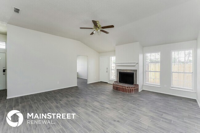 Building Photo - 10917 Ives St