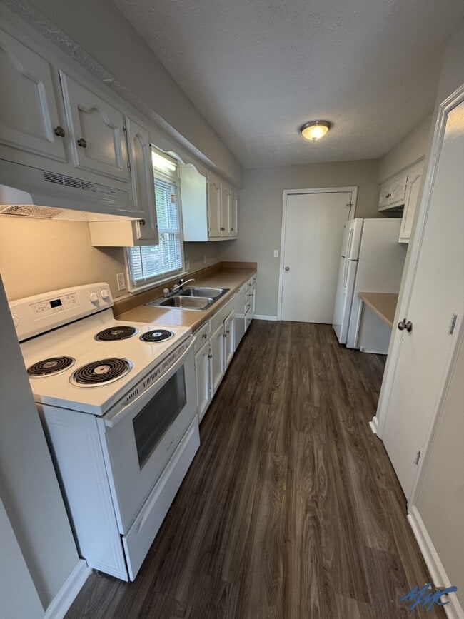 Building Photo - 1206 Hamilton Dr