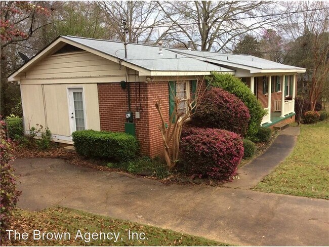 Building Photo - 3 br, 2 bath House - 1702 Highland Circle