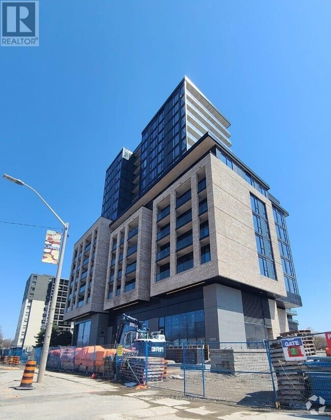 Building Photo - 86-886 Dundas St E