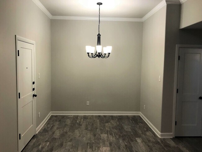 Foto del edificio - 5803 Luminous Ln