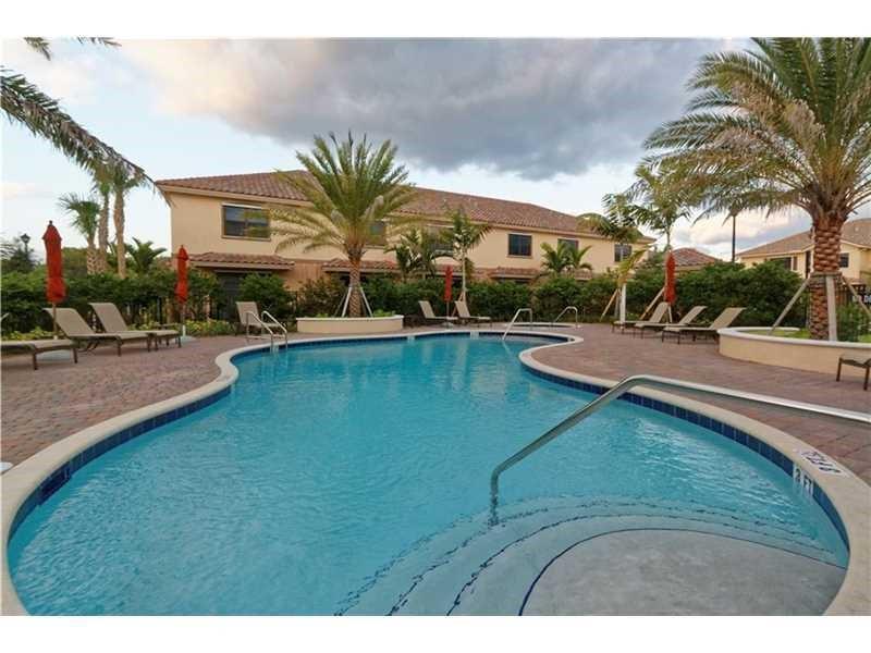 Foto principal - 5886 NW 56th Pl