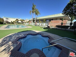 Building Photo - 5301 Balboa Blvd