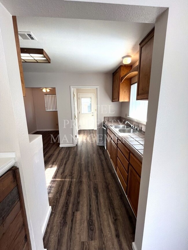 Foto del edificio - No Deposit