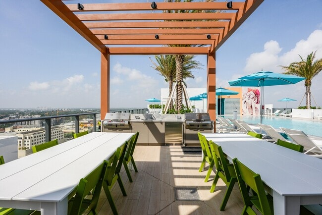 Comedor y parrilla al aire libre - Core At Link