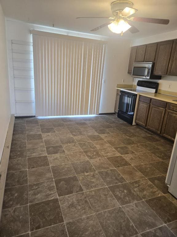 Building Photo - 7020 Green Meadow Dr