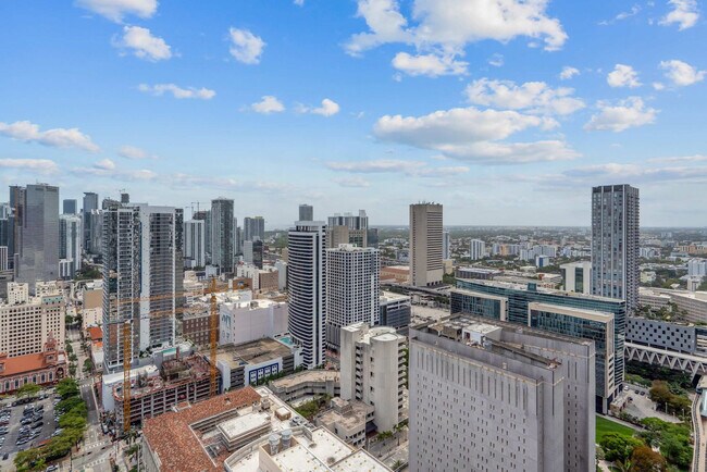 Foto del edificio - 121 NE 5th St