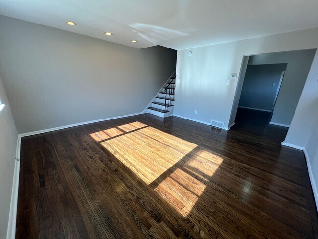 Foto del edificio - Newly Renovated 3 Bedroom 2.5 Bath in Have...