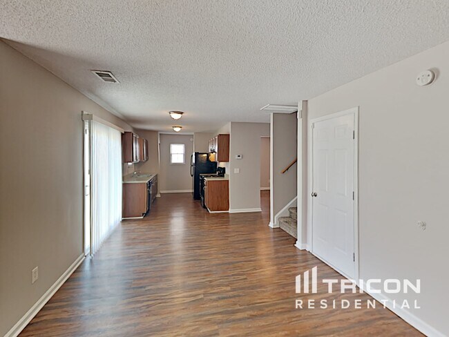 Building Photo - 113 Fox Grove Cir