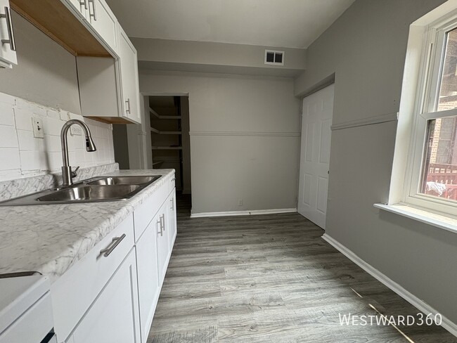 Foto del edificio - 6702 S Wood St