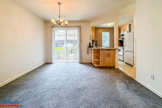 Foto del edificio - Pebble Creek | Lovely Condo | Prime Location