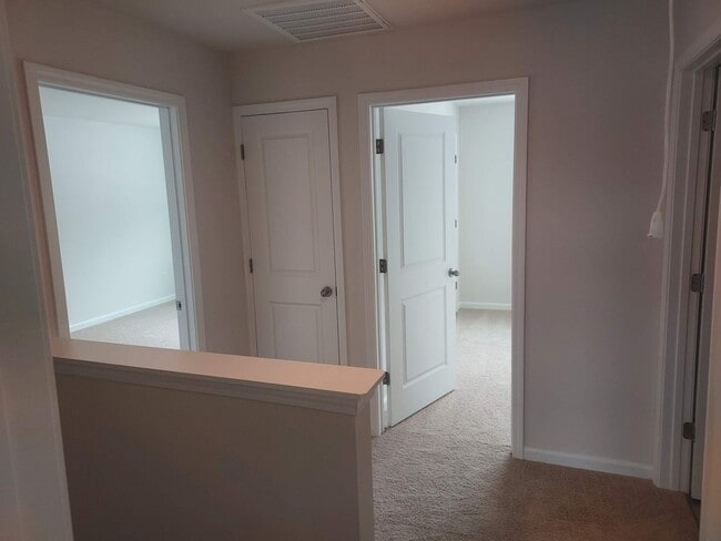 Building Photo - 120 Clear Creek Ln