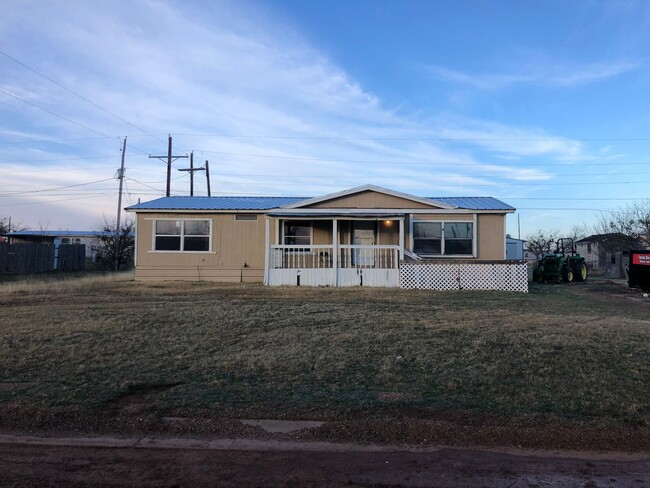 Building Photo - Tye, TX  Trailer house; 3/2