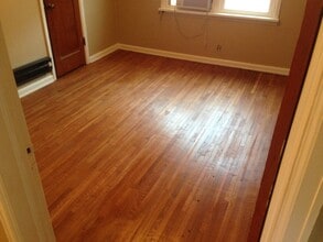 Building Photo - 1224 E Miller St